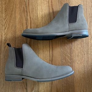 Basically brand new Men’s Chelsea Boots